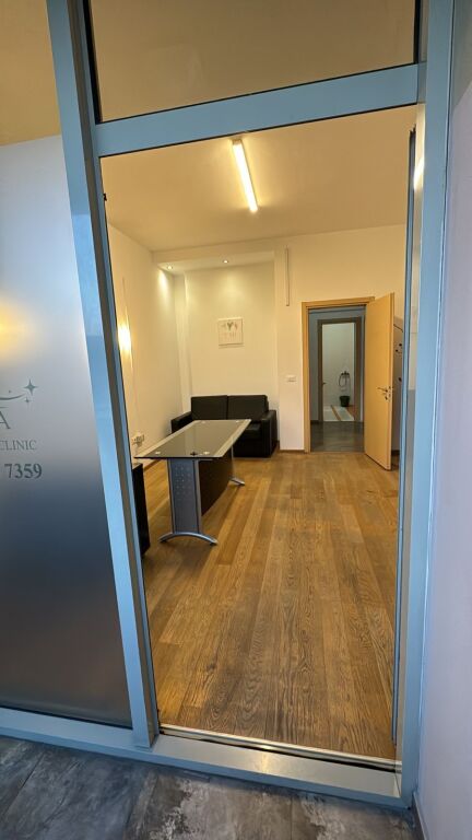 Office for rent at Garda in Bllok