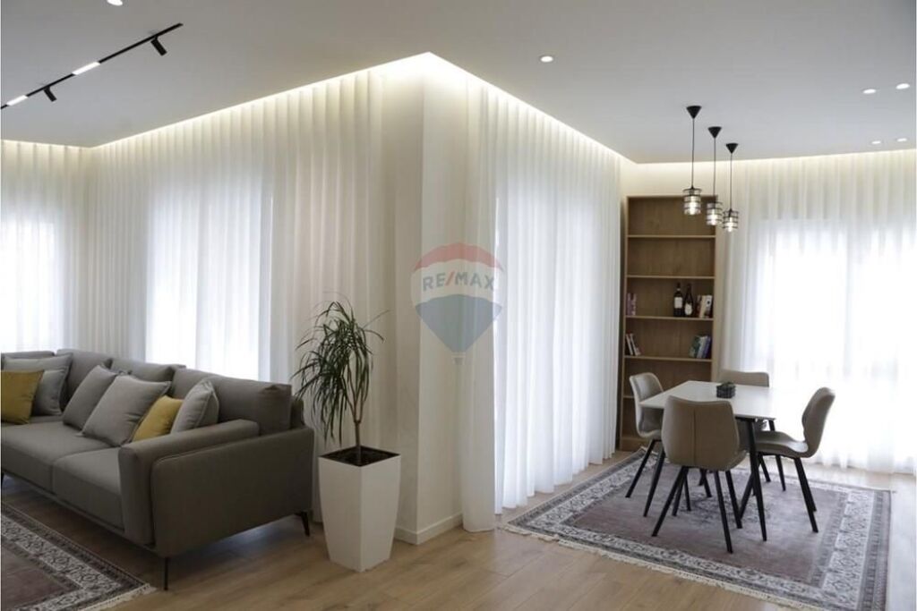 Super apartament 2+1 ,Zogu i zi