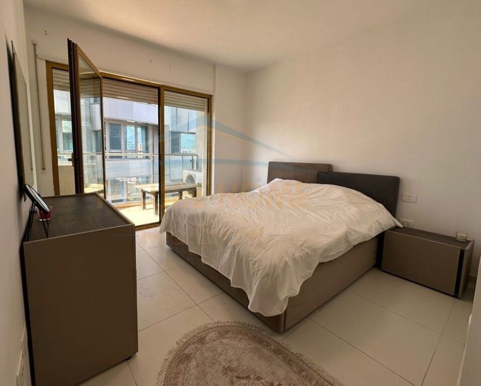 Qira, Apartament 2+1, Blloku, Tiranë