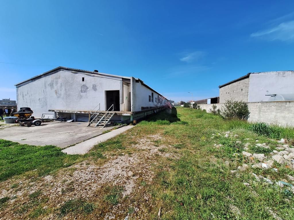 WAREHOUSE FOR SALE IN XHAFZOTAJ, 1384 M2, 3722 M2 LAND