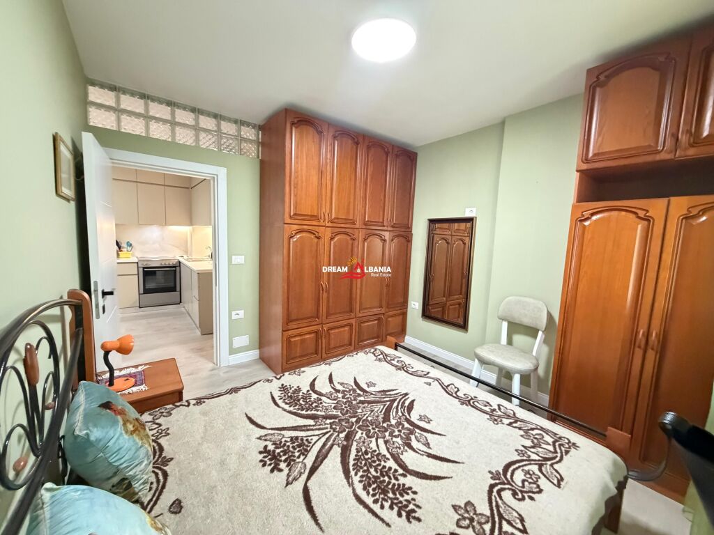 Apartment 1+1 for Rent on 5 May Street near Concord, Tirana (ID 42111538)