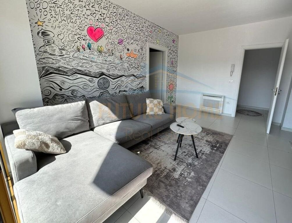 Qira, Apartament 2+1, Blloku, Tiranë