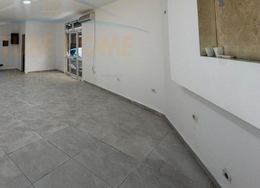 Qira, Ambient Biznesi, Zogui i Zi, Tiranë
