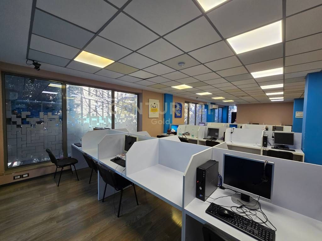 OFFICE SPACE FOR RENT | Entrance Dibra Street
