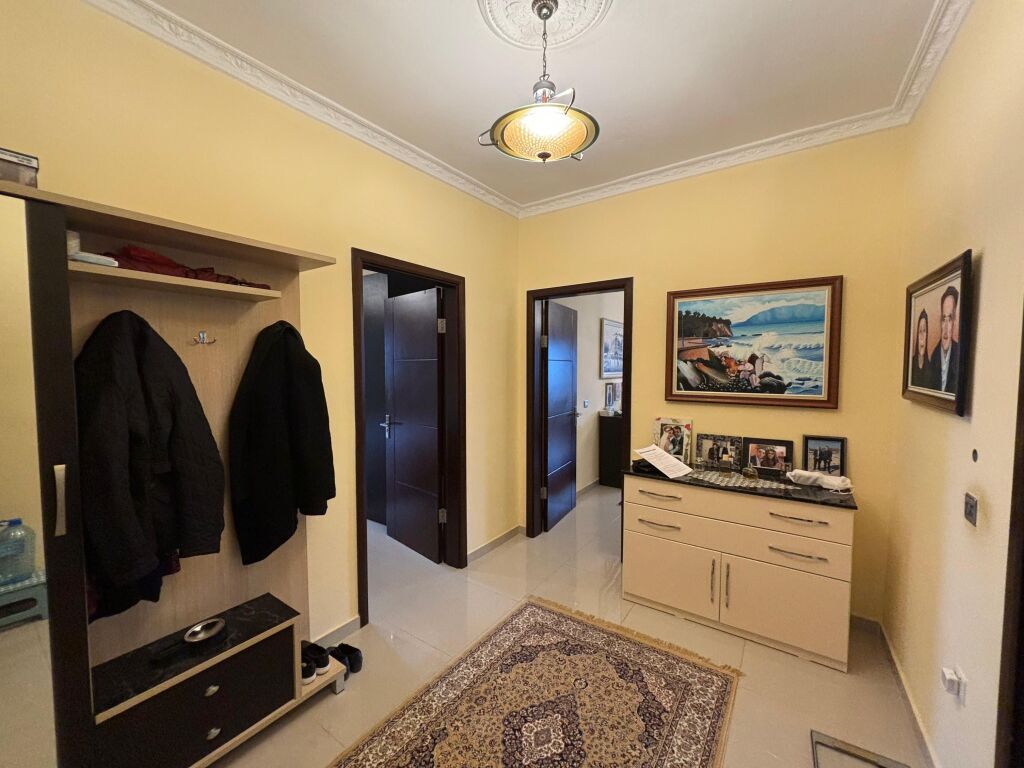 🏡 OPPORTUNITY FOR SALE IN Rruga e Re – Vlorë!