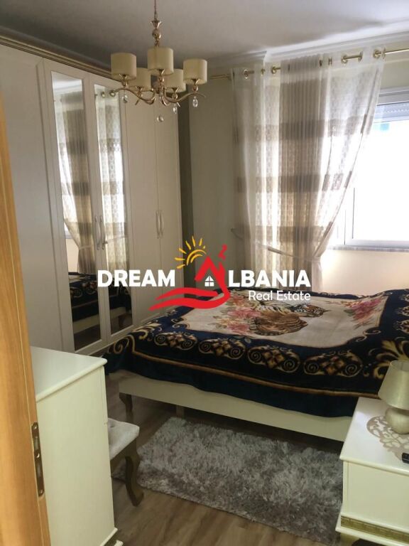 Shitet Apartament 2+1 ne zonen e Pazarit te Ri  ( ID 41212187) F