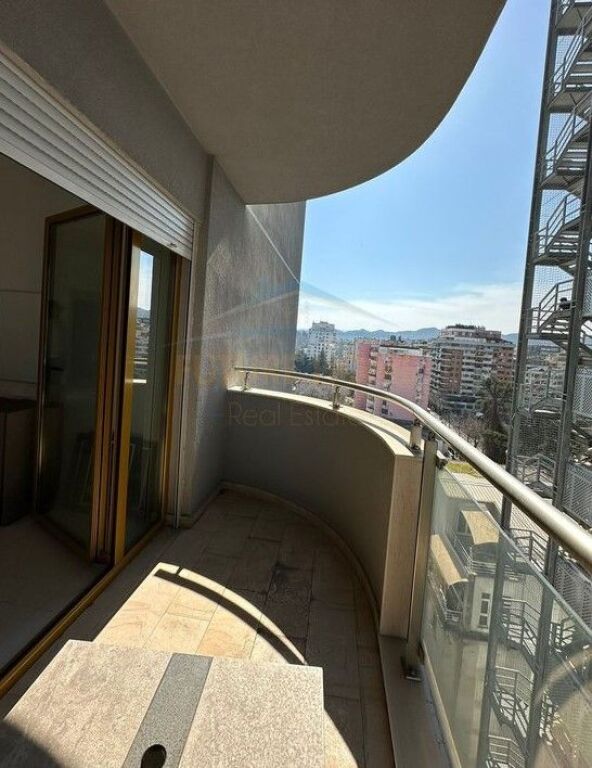 Qira, Apartament 2+1, Blloku, Tiranë