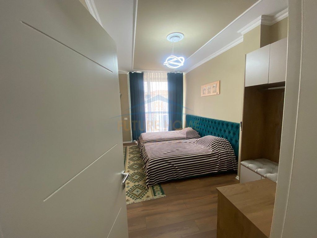 Qera , Apartament 2+1+2 , Rruga Riza Cerova