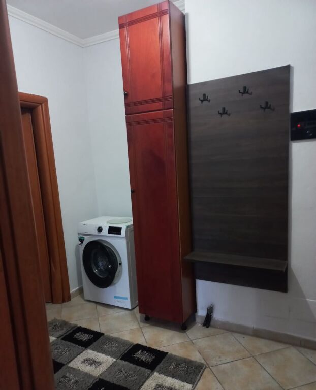 Appartamento 1+1 in affitto, vicino a Kopshti 45 Tirane e Re, via Irfan Tomoni, 500 mila lek