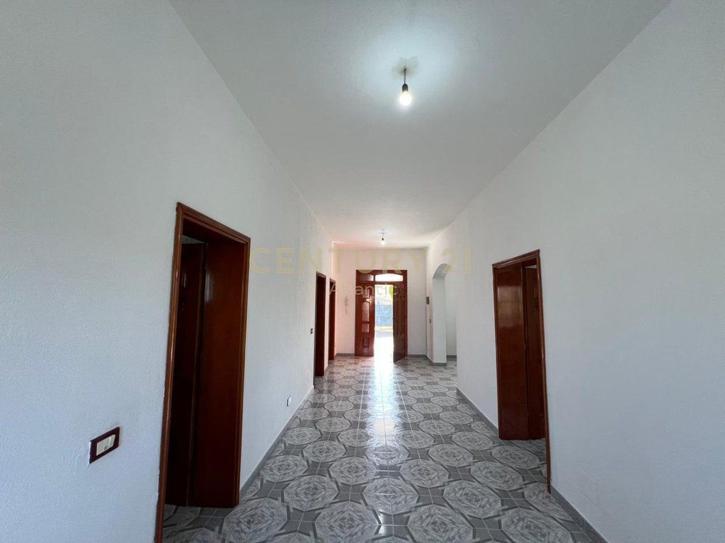 PRIVATE HOUSE FOR SALE NEAR THE CENTER IN SHIJAK !