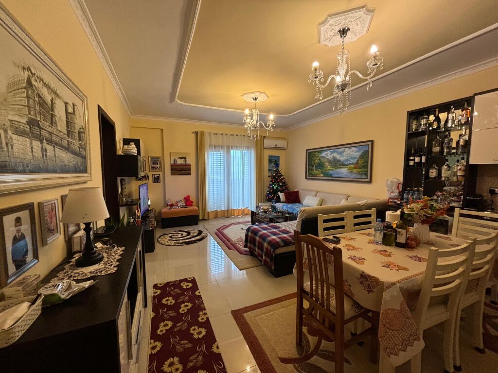 🏡 OPPORTUNITY FOR SALE IN Rruga e Re – Vlorë!