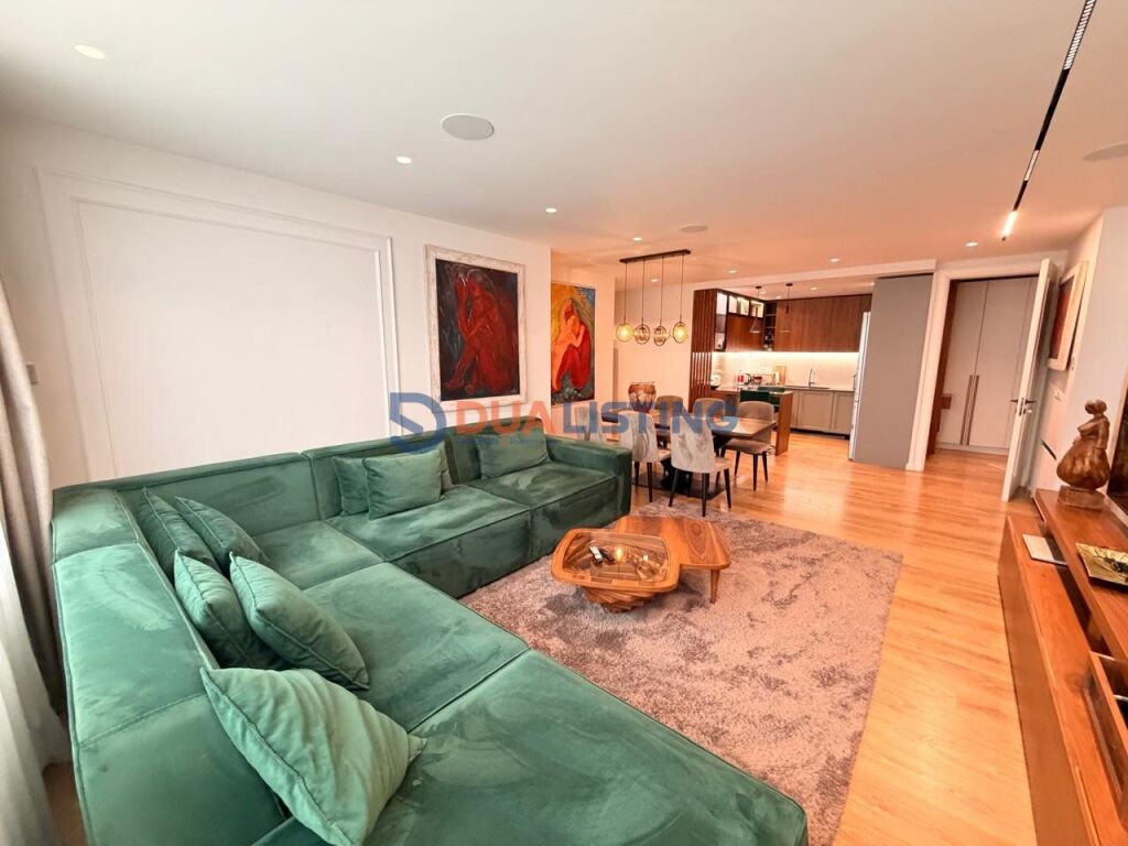 Shitet Apartament 3+1+2 pranë Air Albania Stadium – Investim Modern dhe Elitar!