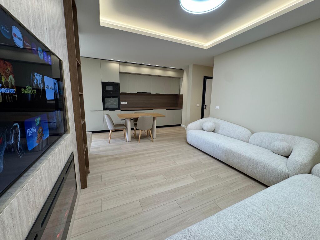 Appartamento 1+1 in vendita a Komuna e Parisit