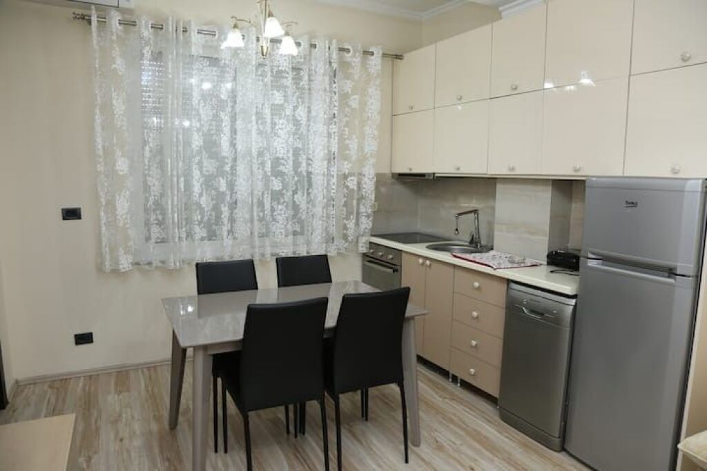 Apartament ne shitje 2+1  te Blloku