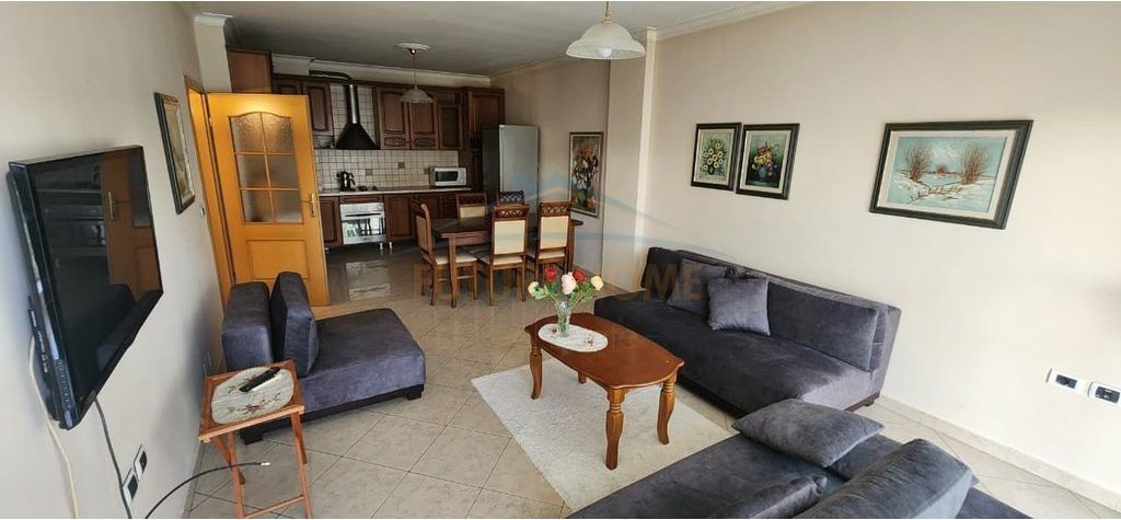 Qira, Apartament 2+1+2, Blloku