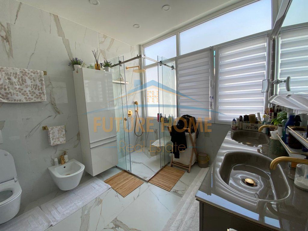 Shitet, Apartament 3+1+3, Liqeni i Thate