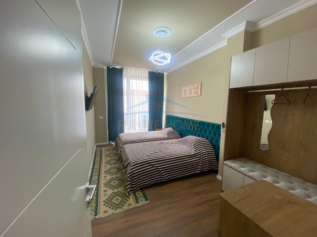 Qera , Apartament 2+1+2 , Rruga Riza Cerova