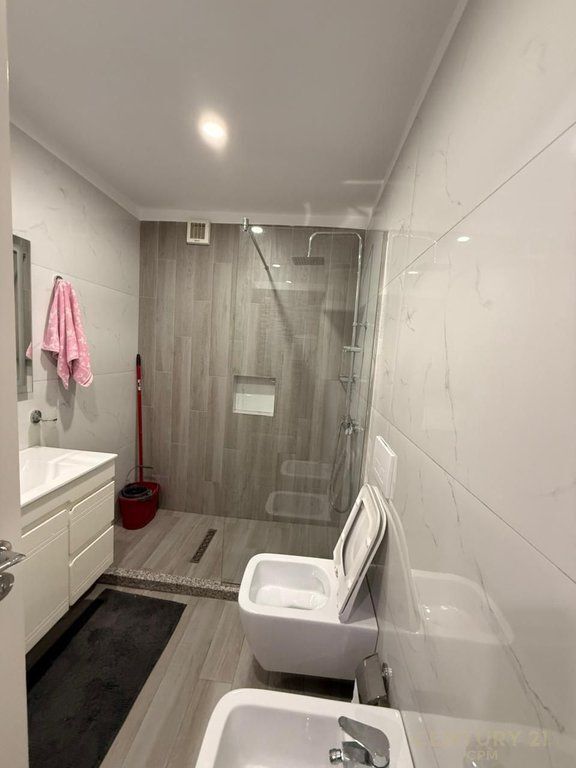 JEPET ME QIRA APARTAMENT 2+1 NE KOMUNEN E PARISIT