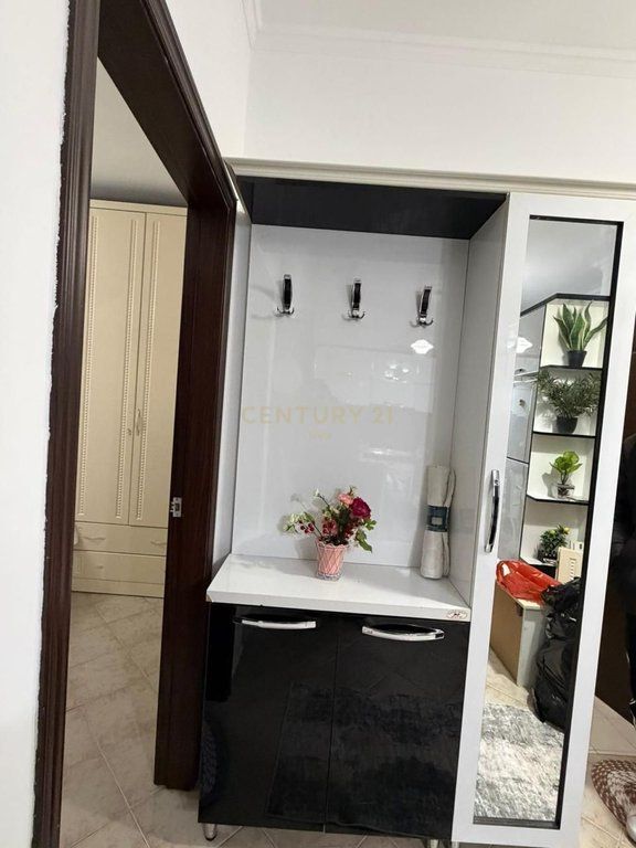 JEPET ME QIRA APARTAMENT 1+1 NE YZBERISHT