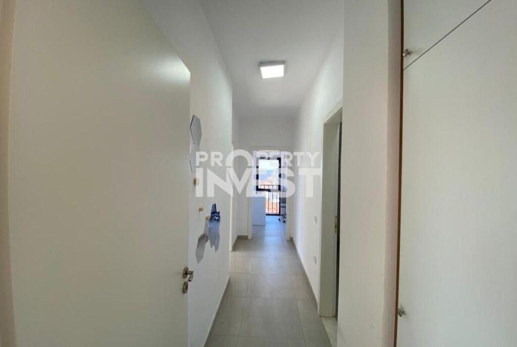 Shitet apartament 3+1+2 Rruga e Dibres perball Restorant Durresi