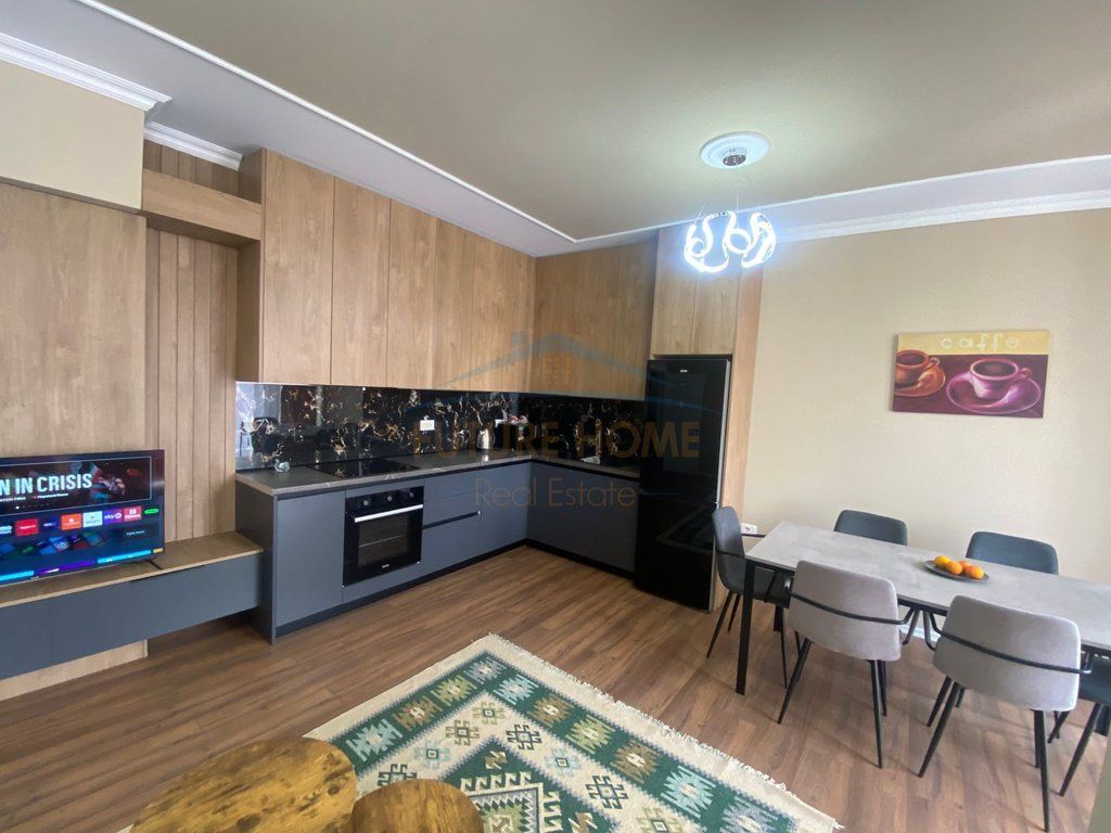 Qera , Apartament 2+1+2 , Rruga Riza Cerova