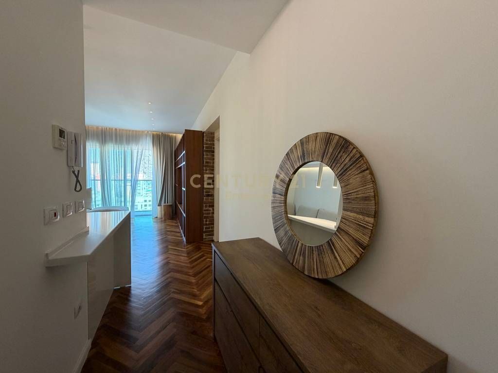 JEPET ME QIRA APARTAMENT 2+1+2 ME POST PARKIMI TEK AMBASADOR 3