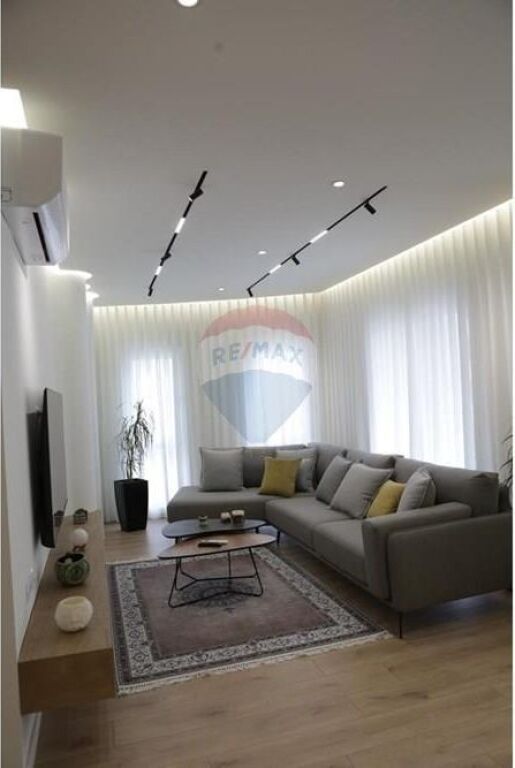 Apartament - Për Qira - Zogu I Zi, Tiranë