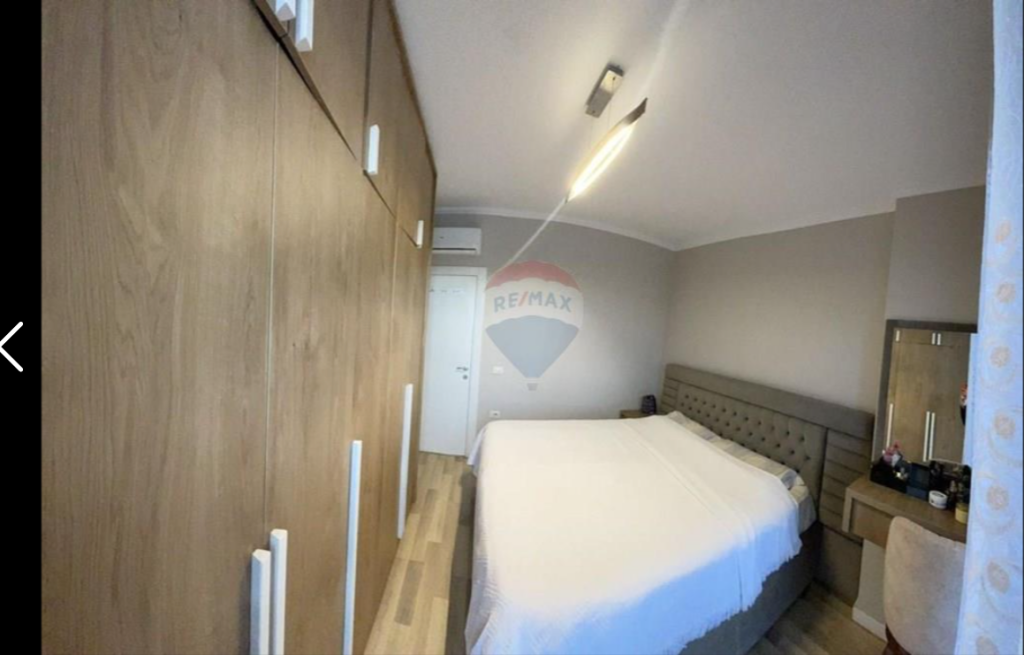 Apartament per shitje 2+1 tek Farmacia 10
