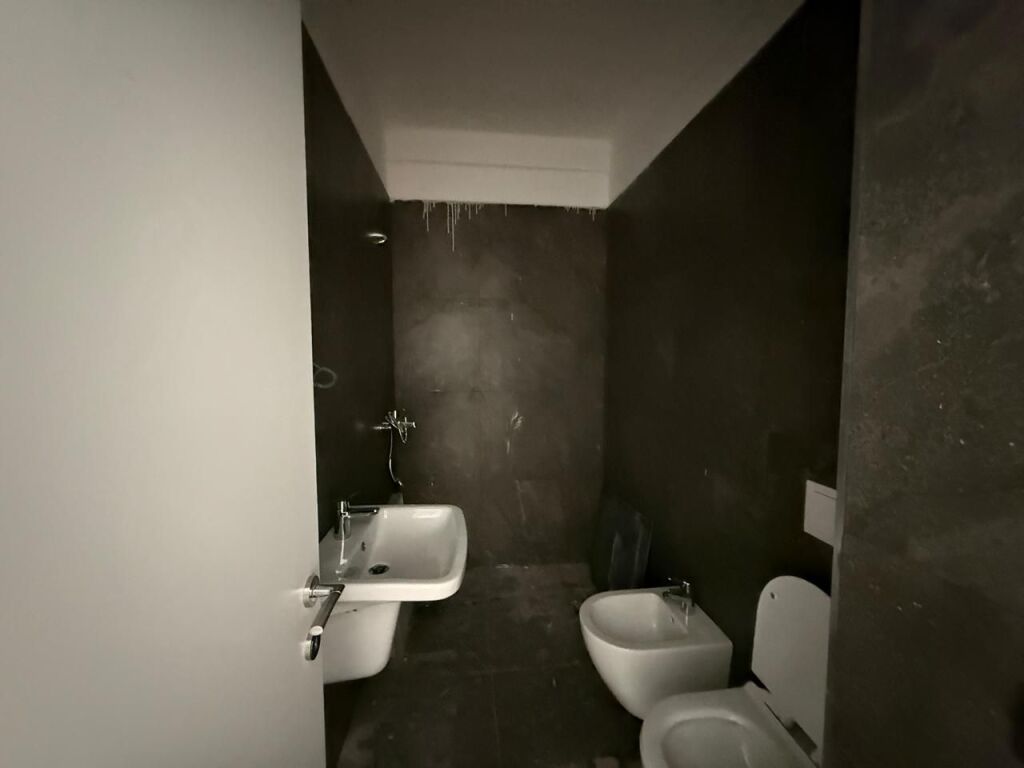🏢 Office for Rent – Golden Tower, Mine Peza