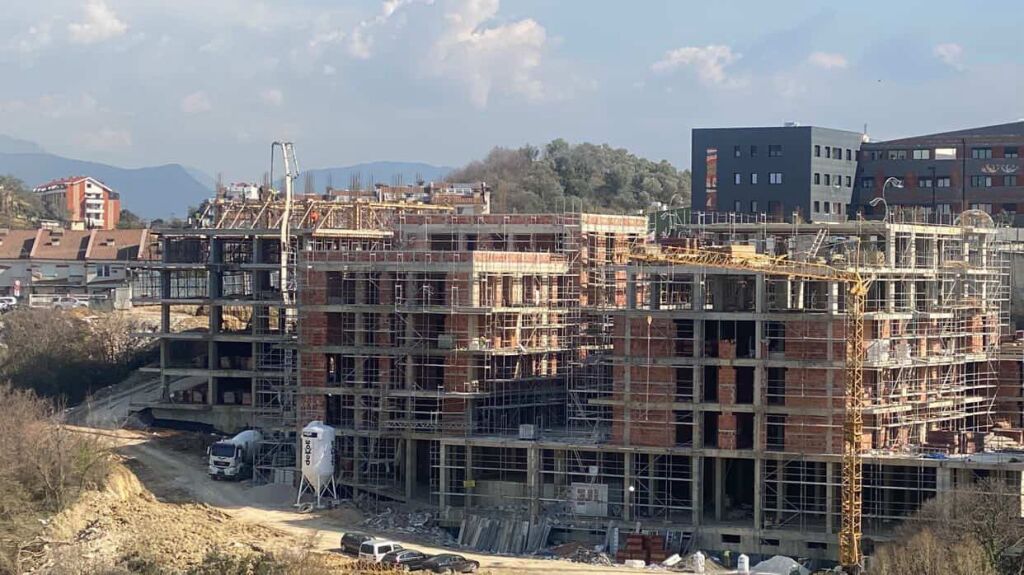 Apartament 2+1 per Shitje . Blloku Residencial "Kodra Diellit"