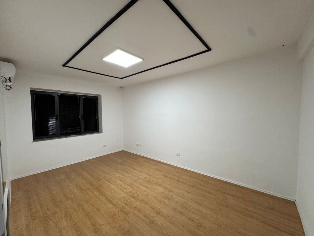 Ufficio in affitto (Appartamento 1+1) vicino a Piazza Skenderbej