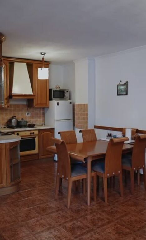 🏢 SHITET APARTAMENT 2+1 TEK ZOGU I ZI, PRANË RING CENTER