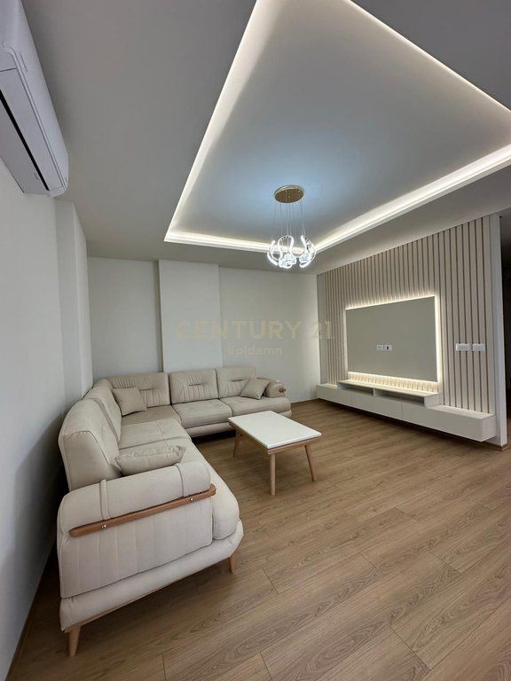 Apartament luksoz 2+1+2 për shitje në zonën e Zogut të Zi, Tiranë.