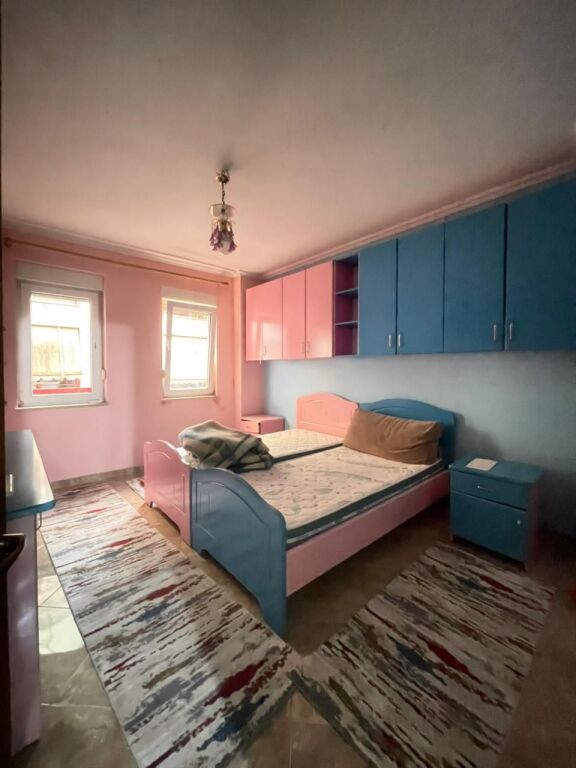 Apartament per shitje te Liqeni i Thate ,kompleksi Kolombo