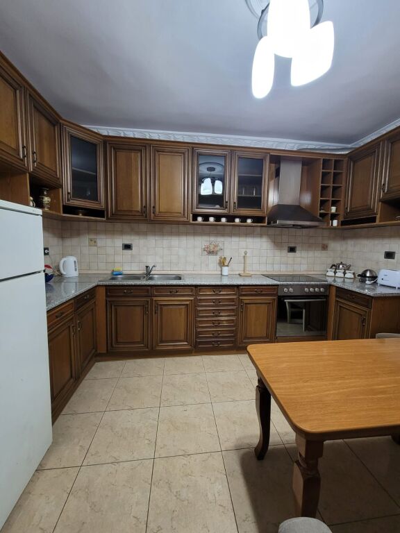 AFFITTASI APPARTAMENTO 2+1 IN VIA FORTUZI