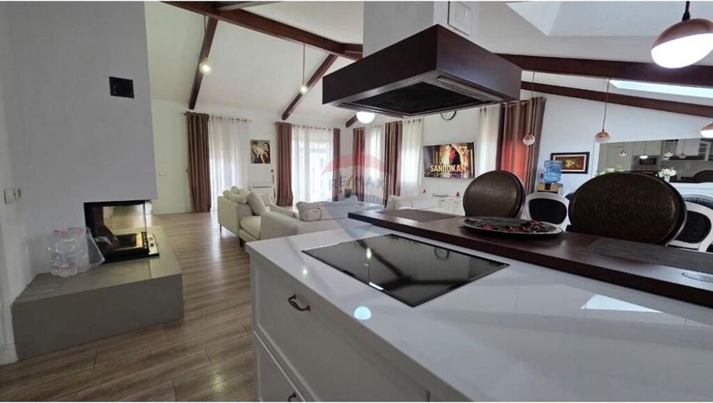 Penthouse for rent, Secret Garden