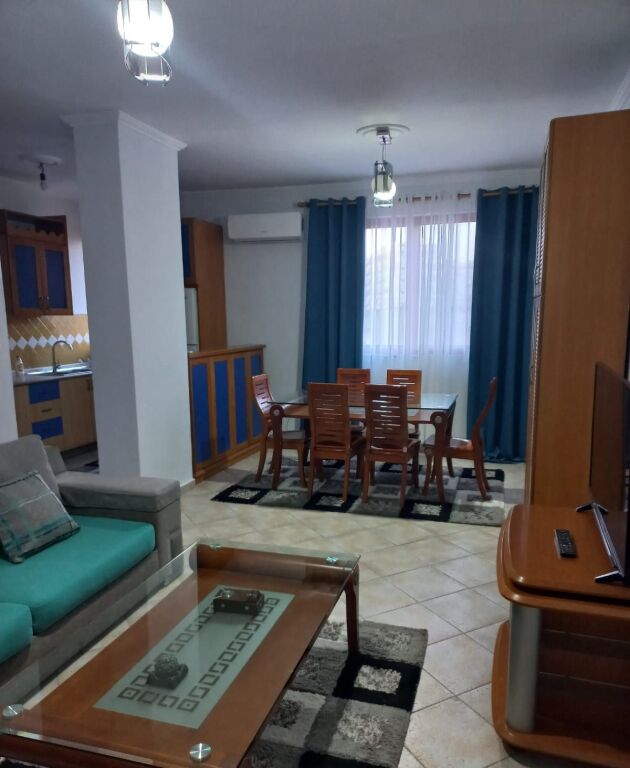 Appartamento 1+1 in affitto, vicino a Kopshti 45 Tirane e Re, via Irfan Tomoni, 500 mila lek