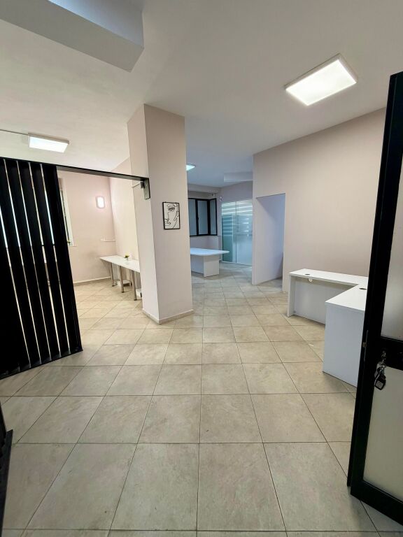 📣 QERA Ambient Zyre 📍 Prane 21-Dhjetorit ✨  
