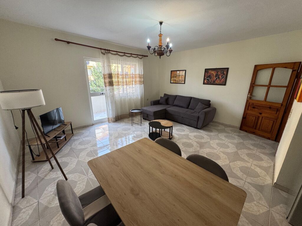 Jepet me qera Apartament 2+1  Adresa : Rruga Bardhyl perball shkolles Cajupi  Kati 3 pa ashnsor  Cmimi 500 mij lek i diskutueshem