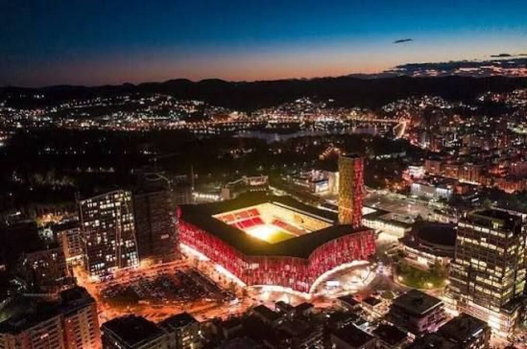 Ufficio in vendita vicino allo stadio Air Albania