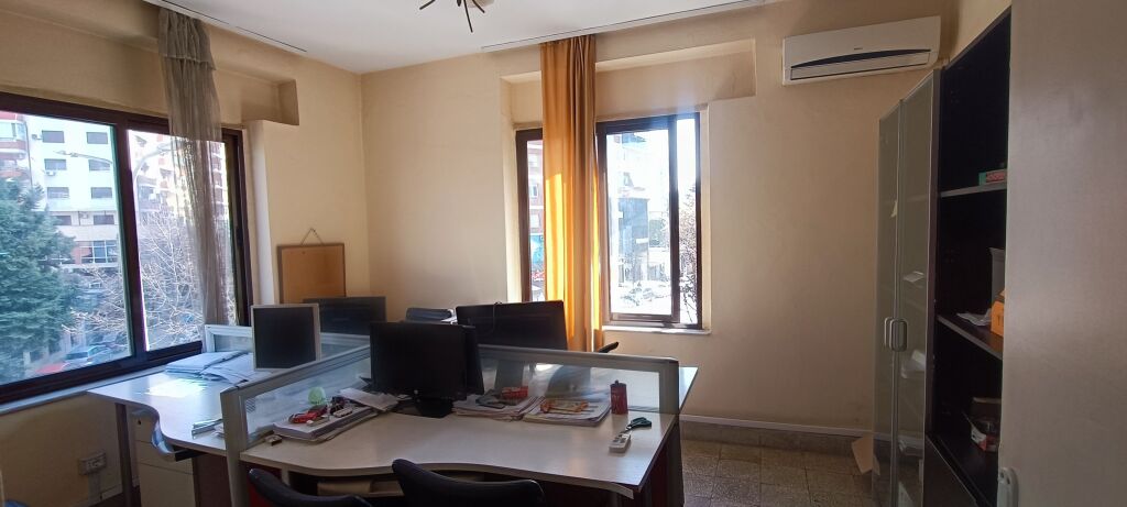 Ufficio in Affitto nel Centro presso Downtown One