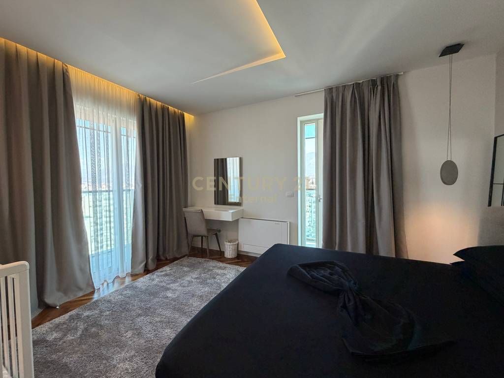 JEPET ME QIRA APARTAMENT 2+1+2 ME POST PARKIMI TEK AMBASADOR 3