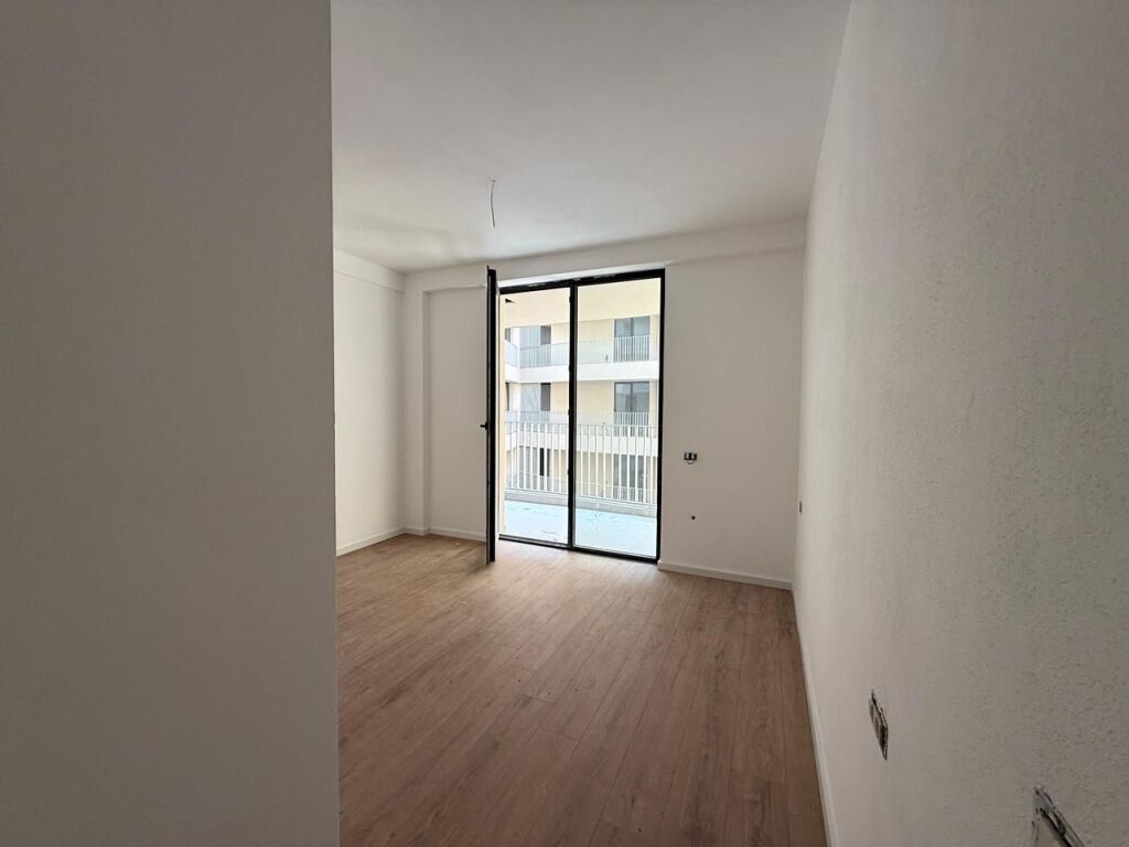 🏡 Office space available at Golden Tower, Mine Peza