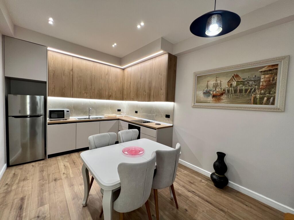 📣 SUPER RENT Apartment 1+1 📍 Near the "Durresit" Road ✨💶 Price 600 Euro (Non-Negotiable)