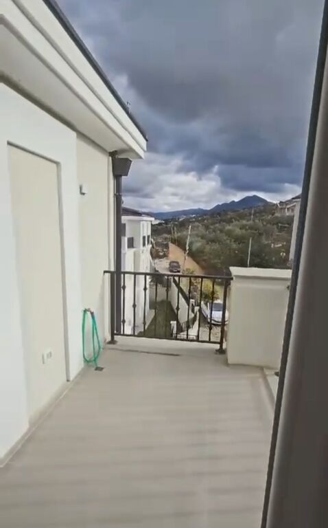 Jepet me qera super vile 3 Kate + oborr +2 post parkime kompleksi " Vılat Lule" Mjull Bathore,Sauk Tırane.