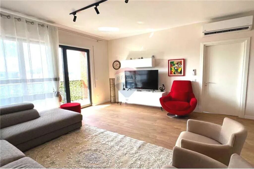 *Apartament 2+1 per qera Myslym Shyri*