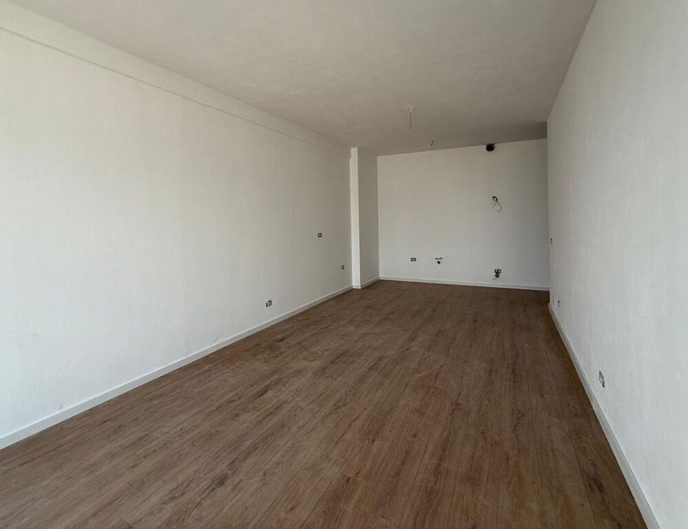 📌 Office for Rent – Golden Tower, Mine Peza