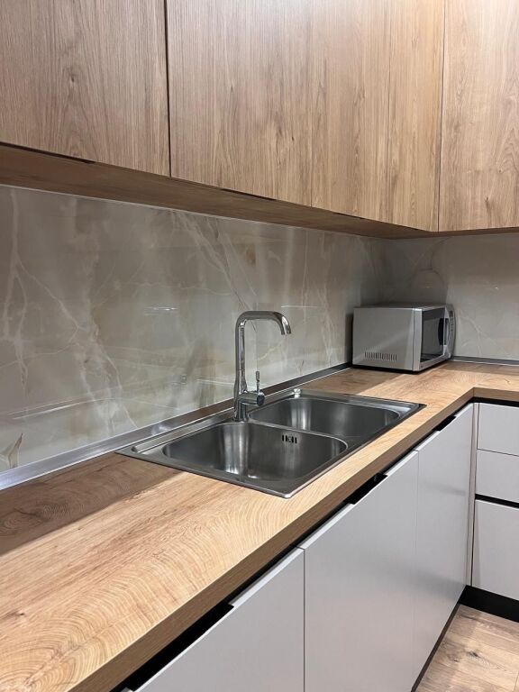 Apartament 1+1 me qera tek Mine Peza prane Rosman Lala