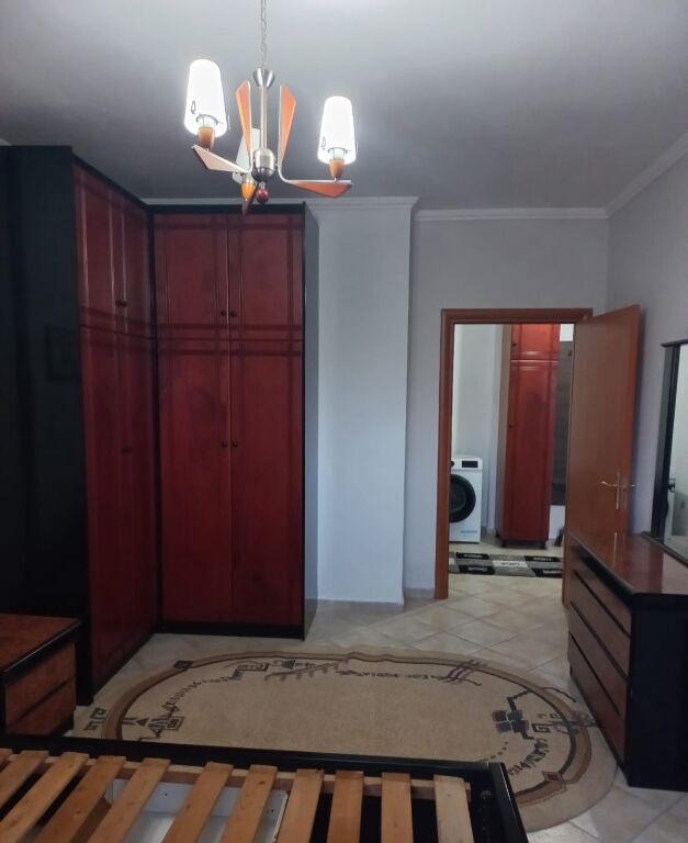 Appartamento 1+1 in affitto, vicino a Kopshti 45 Tirane e Re, via Irfan Tomoni, 500 mila lek