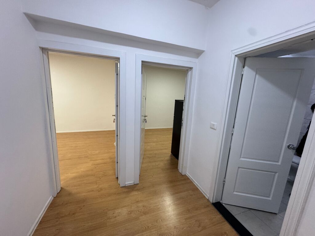 Ufficio in affitto (Appartamento 1+1) vicino a Piazza Skenderbej